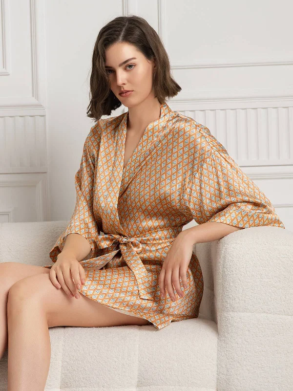 Women's Casual Outfit Pure Silk Printed 3/4 Sleeve Women's Dressing Gown (With belt) Women's Casual Outfit Pure Silk Printed 3/4 Sleeve Women's Dressing Gown (With belt)