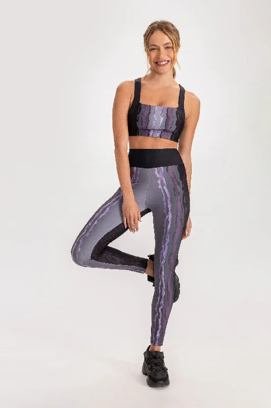 Modern Women's Outfit Reach Leggings